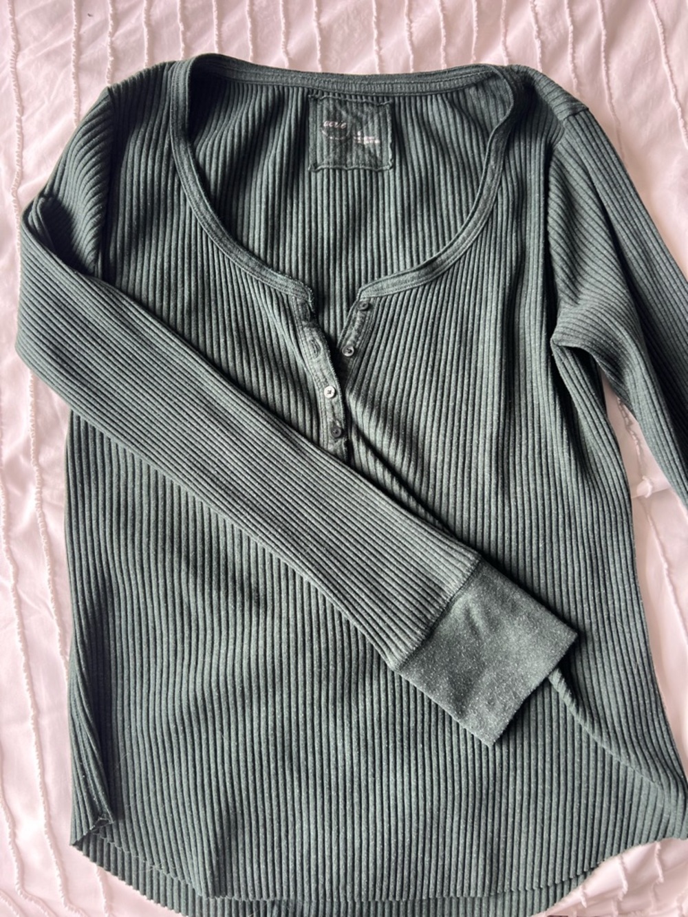 aerie Ribbed Long Sleeve Henley in Olive Green